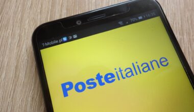 Dati di 1 milione di clienti Poste Italiane in vendita sul dark web: cosa è successo?