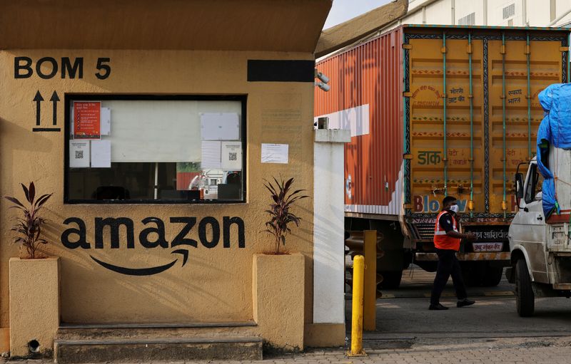 Amazon investe oltre 1 mld dlr per aumento retribuzione dipendenti, ridurre spese sanitarie