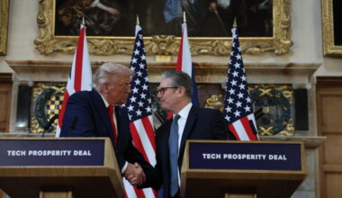 Starmer a Trump: 'Aumentare la pressione su Putin, pace a Gaza'. Il presidente Usa: 'Putin mi ha deluso, non voglio la terza guerra mondiale' - Notizie