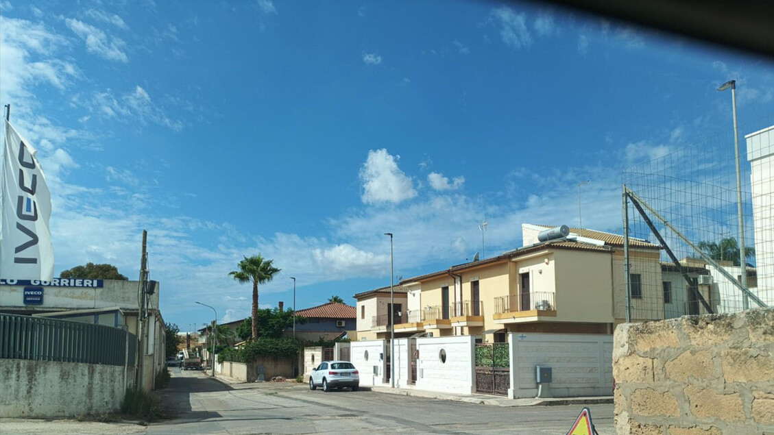Ritrovato il ragazzo sequestrato, sta bene. E' arrivato in commissariato in auto con un amico  - Notizie