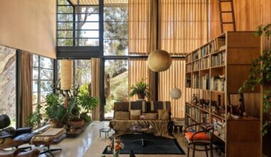 La casa degli Eames riapre dopo gli incendi di L.A.: “Questa casa insegna l’umiltà agli architetti”