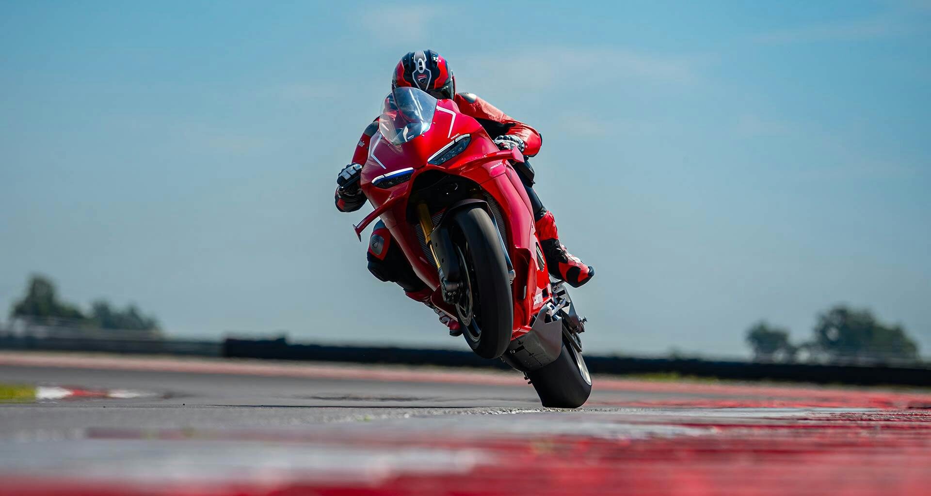 Homologation Special da oltre 330 km/h