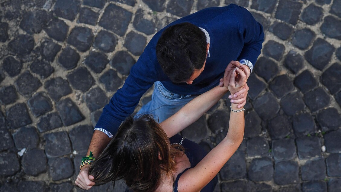 Molesta ragazzine, muore dopo essere stato aggredito - Ultima ora