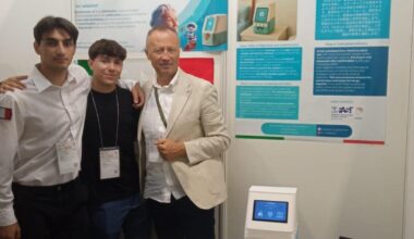 Medcare, il dispositivo elettronico per gestire i farmaci senza più dimenticarli inventato dai due ragazzi geniali di Rimini