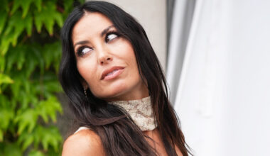 Elisabetta Gregoraci seduce Venezia82: look cipria e bustier in pizzo