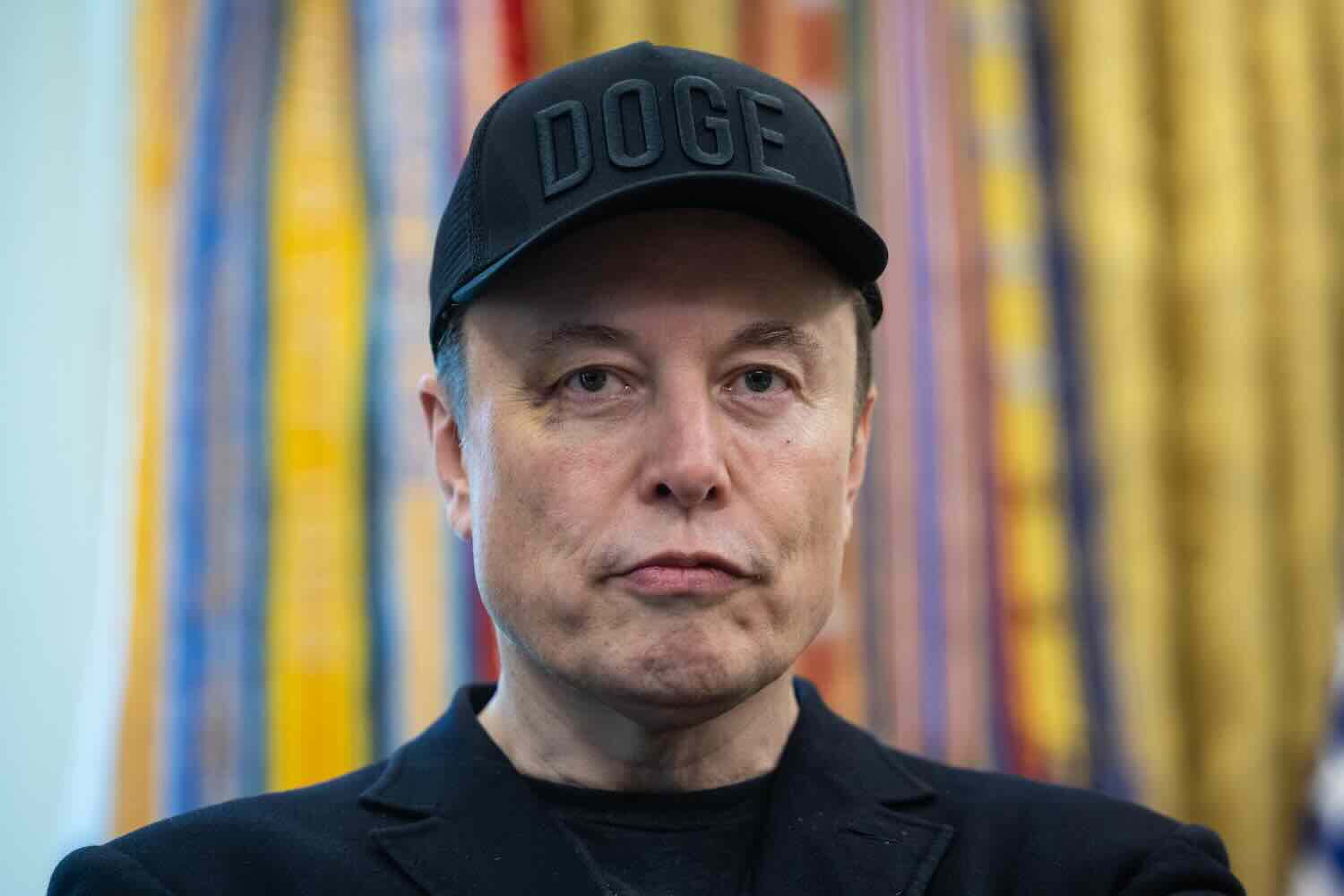 Il padre di Elon Musk «avrebbe abusato di 5 figli e figliastri dal 1993». Secondo l'inchiesta del Nyt sarebbe il motivo dell'allontanamento tra i due