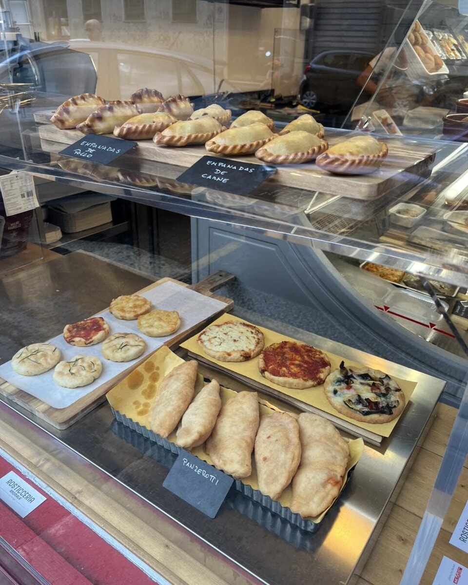 Empanadas, pizzette e panzerotti di Rosticceria Anomala