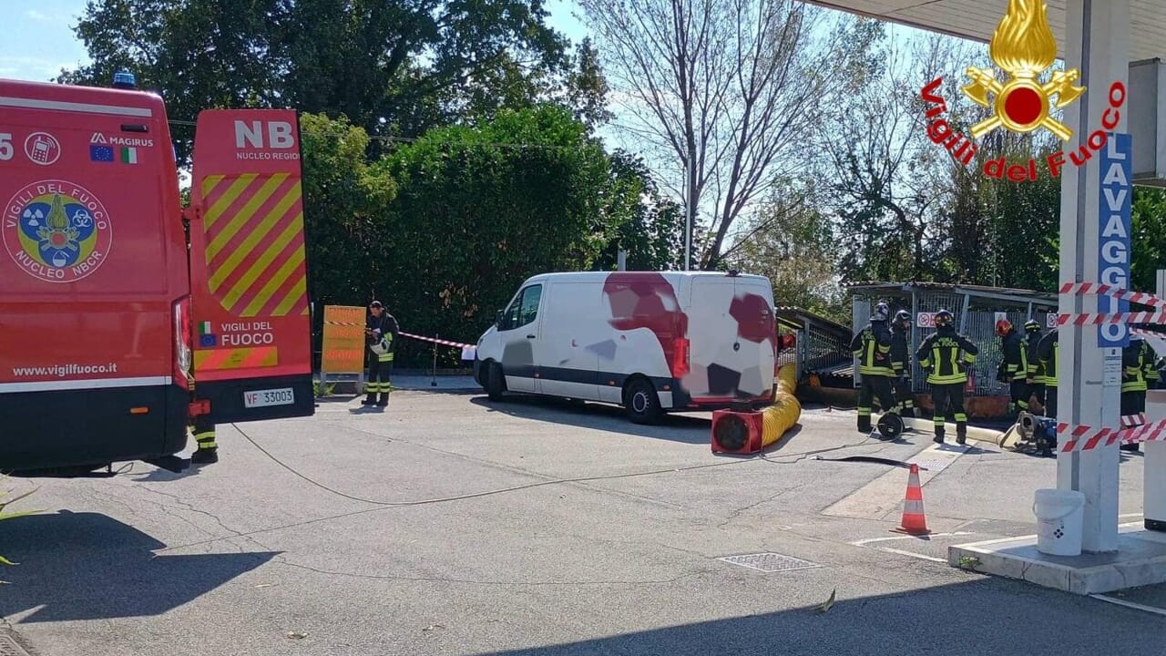 Esplosione in un distributore di gpl, due uomini ustionati al volto e alle braccia