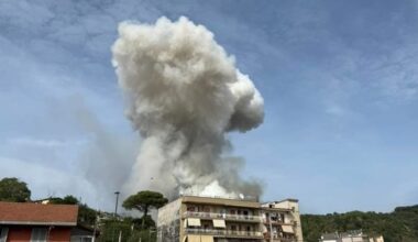 Forte esplosione e colonna di fumo nero: soccorsi sul posto