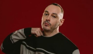 "Ho chiuso con la mia famiglia e non mi interessa avere figli. I miei genitori si facevano la guerra, mi ha segnato a lungo": Fabri Fibra si racconta