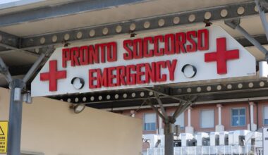 Pisa, incidente frontale tra due moto: morto un ragazzo