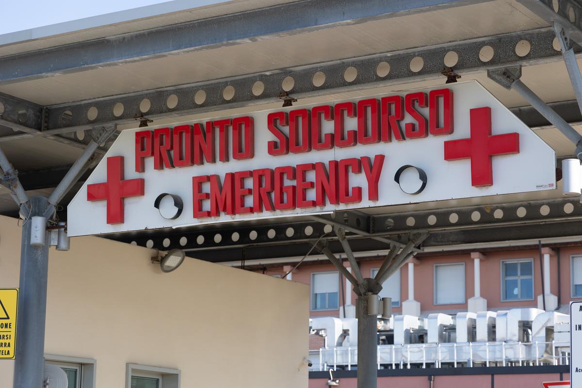 Pisa, incidente frontale tra due moto: morto un ragazzo