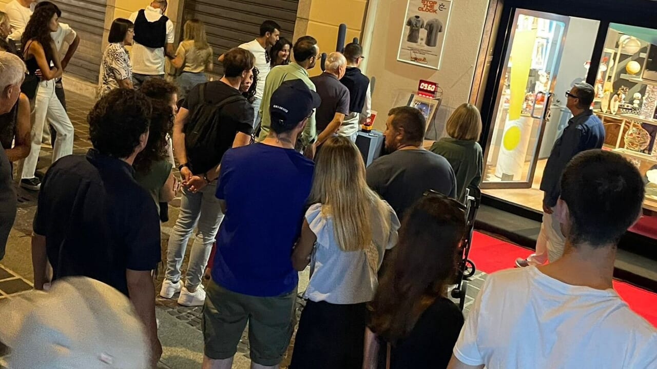 In centro quel negozio che ha creato code interminabili
