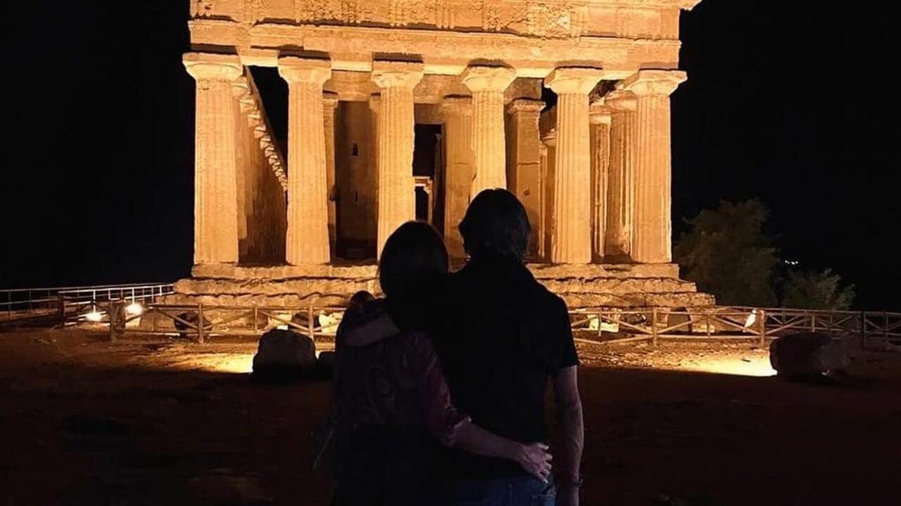 Pippo Inzaghi romantico alla Valle dei Templi: abbraccio e foto social