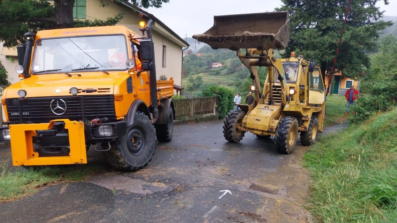 Allerta meteo arancione, forti rovesci su Genova: aggiornamenti e diretta
