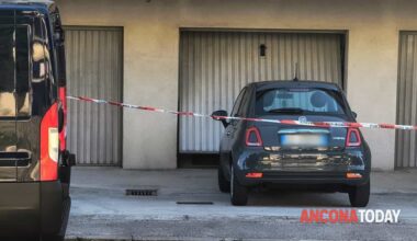 Choc a Loreto, uomo trovato in garage in una pozza di sangue. Scientifica sul posto: ipotesi omicidio