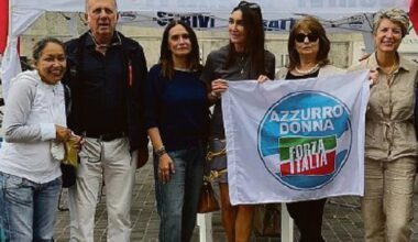 Azzurro Donna scende in piazza per raddoppiare i posti letto