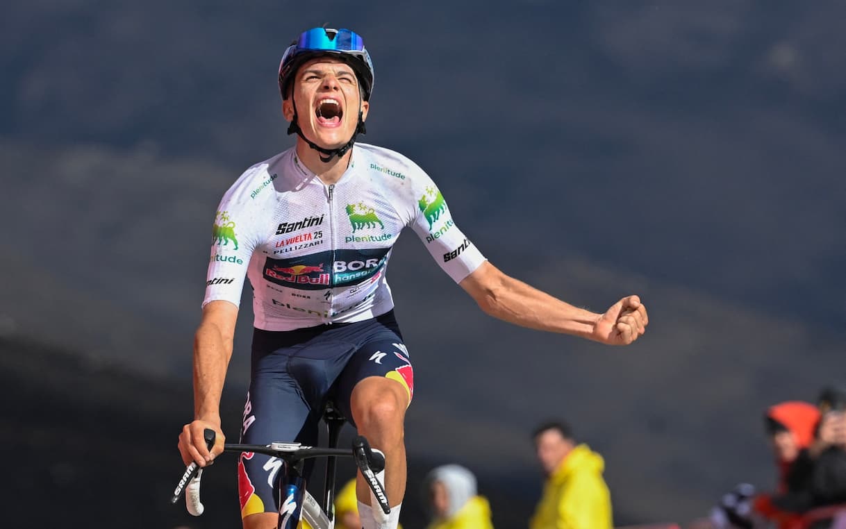 Vuelta 2025, Pellizzari vince la 17^ tappa. Vingegaard resta maglia rossa