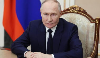 Cremlino: «Putin aveva invitato Zelensky a Mosca, non per arrendersi»