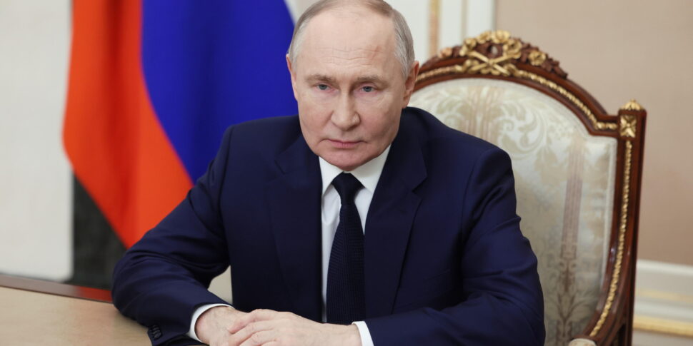 Cremlino: «Putin aveva invitato Zelensky a Mosca, non per arrendersi»