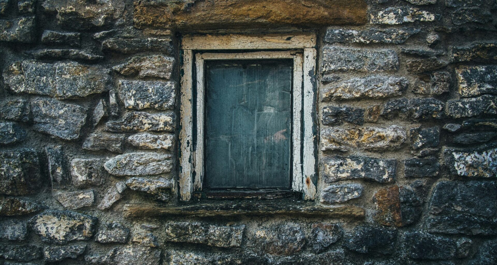 «Molto più che un mucchio di pietre», una passeggiata nella fisica per capire il mondo