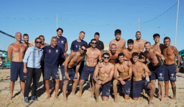 Lido di Fermo, l’apoteosi di pubblico sui campi di beach volley. Grottazzolina, si suda pure sulla sabbia: i tifosi in delirio