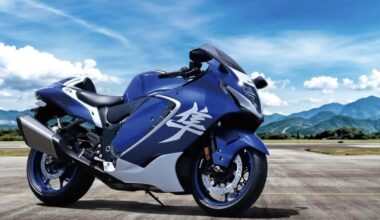 Suzuki Hayabusa 2026, torna la leggenda con l’edizione speciale Pearl Vigor Blue - News