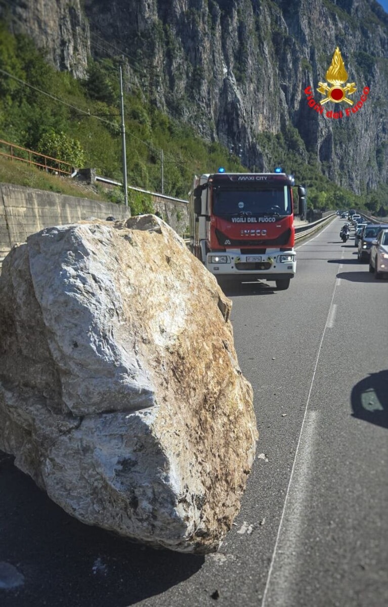 Il sasso finito sulla Statale 36 28 settembre 2025