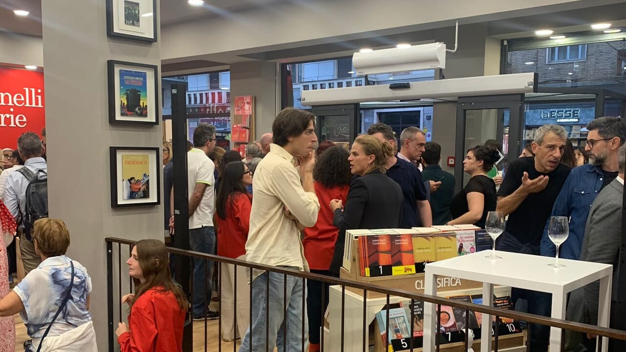 Inaugurazione a Milano libreria Feltrinelli corso Genova