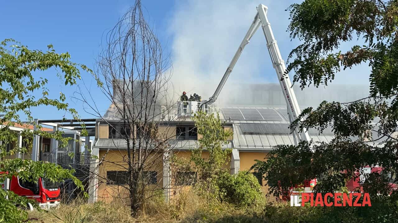 Palestra della scuola inagibile, gli studenti del Mattei useranno i centri sportivi comunali