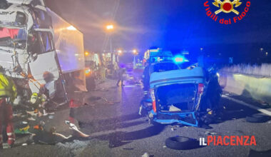 Ragazza di 21 anni muore nell'incidente in autostrada