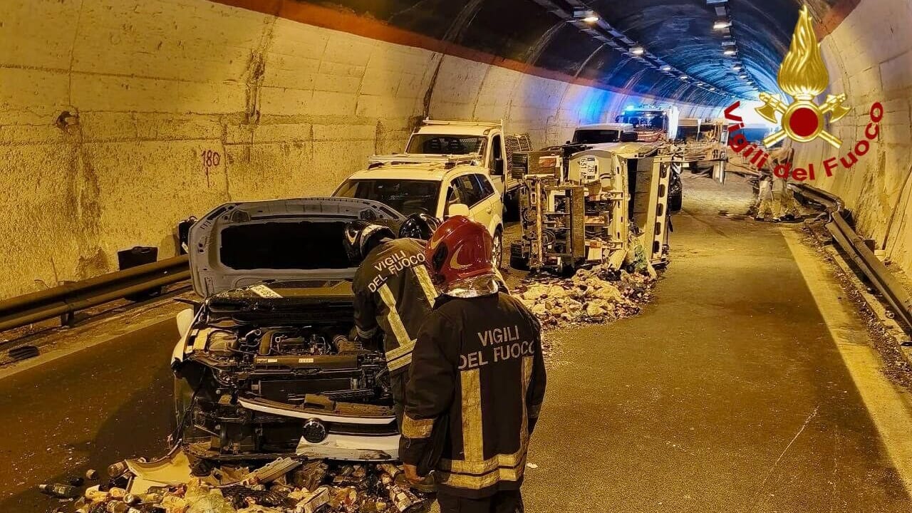 autostrada chiusa per 6 ore