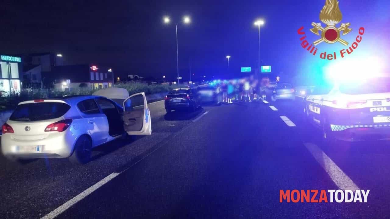 maxi tamponamento tra 12 auto e un autobus