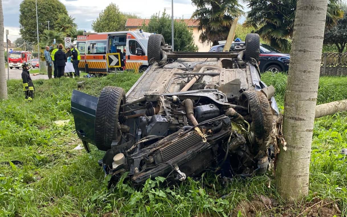 Auto fugge all'alt dei carabinieri nel Trevigiano, 27enne muore durante inseguimento