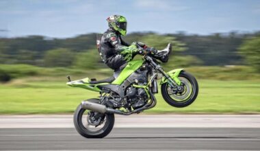 “Zampe avanti” per la ricerca di un nuovo Record: superare i 201 km/h in impennata - News