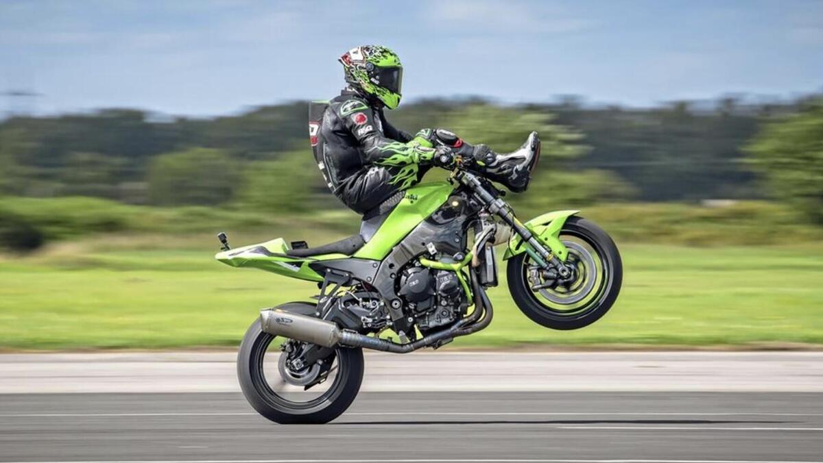 “Zampe avanti” per la ricerca di un nuovo Record: superare i 201 km/h in impennata - News