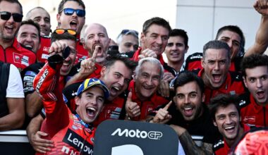 Marquez fa dieci vittorie in stagione, Acosta e Bezzecchi sul podio