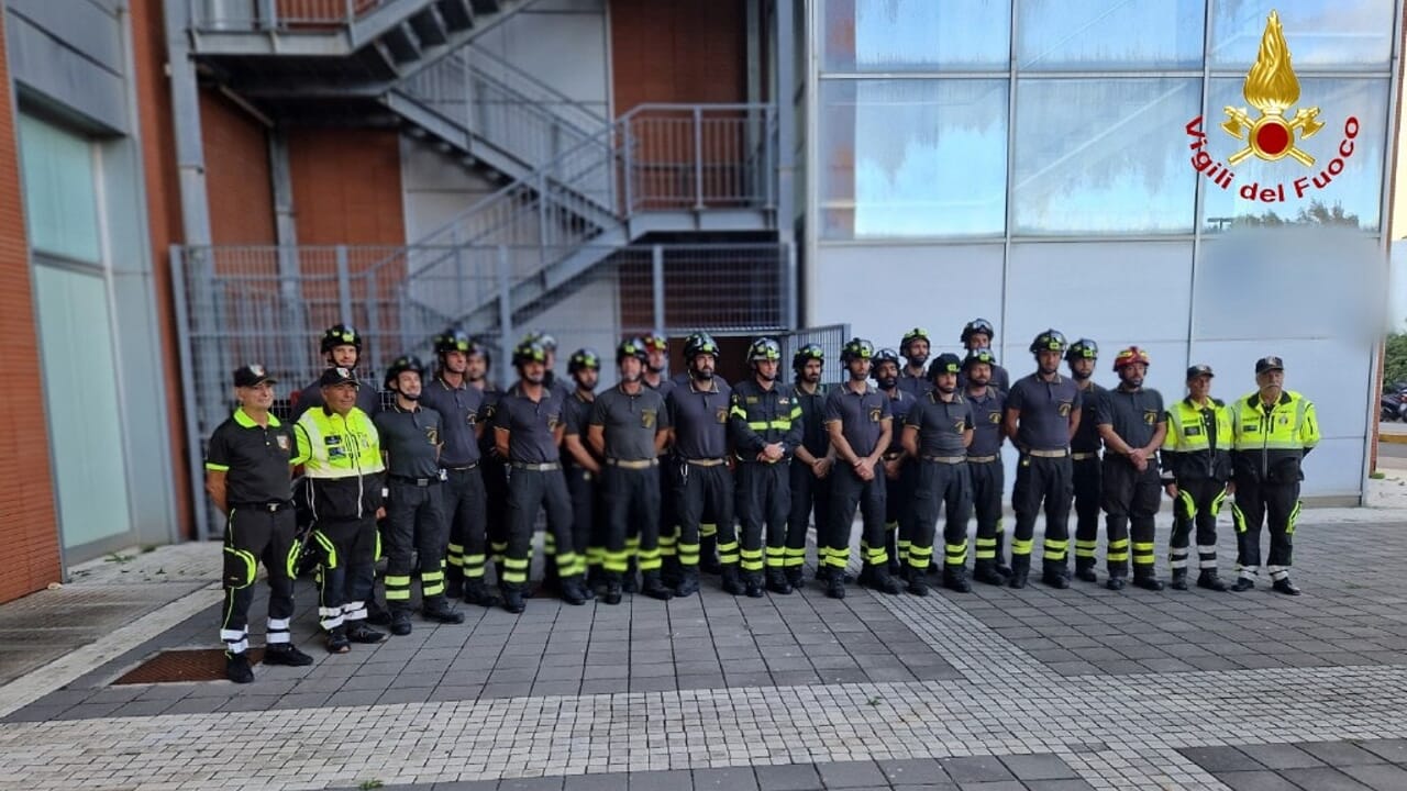 11 settembre, l'omaggio dei vigili del fuoco di Livorno