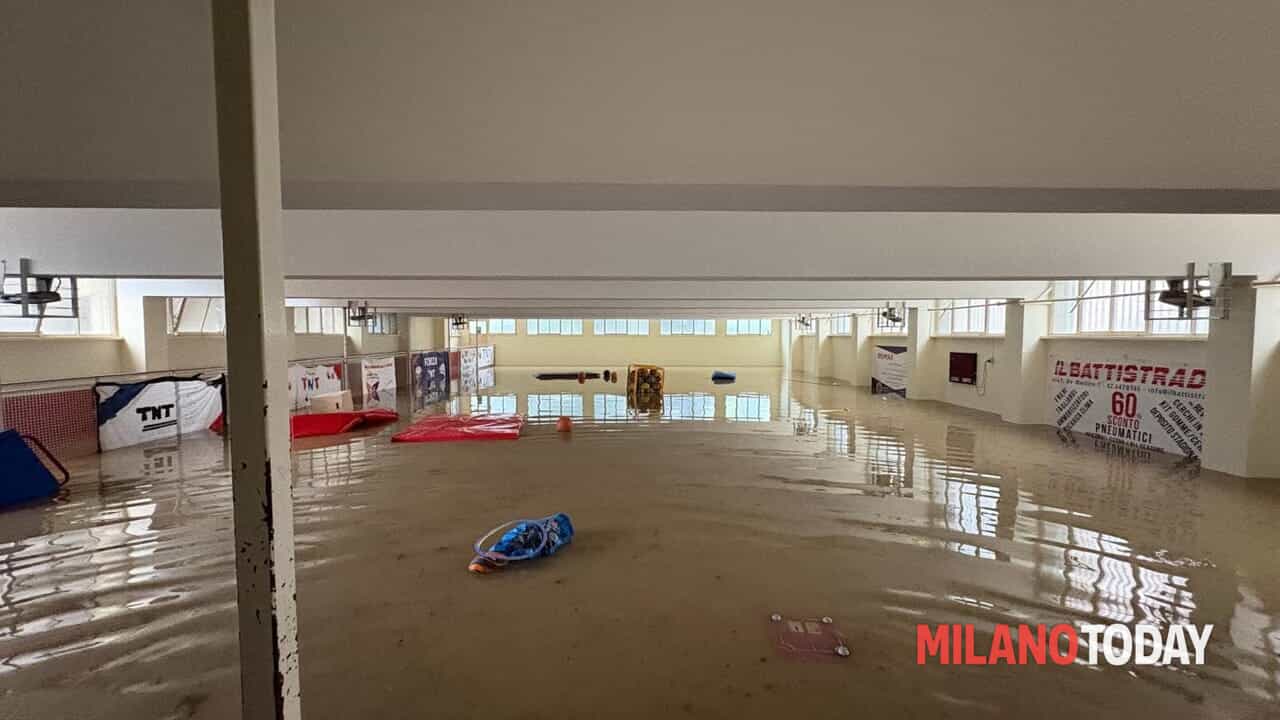 L'esondazione del Seveso trasforma la palestra dell'oratorio in una piscina profonda oltre 4 metri