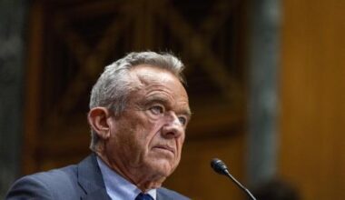 Robert F. Kennedy contro il paracetamolo: secondo un report del ministero della Salute Usa un antidolorifico causa l'autismo