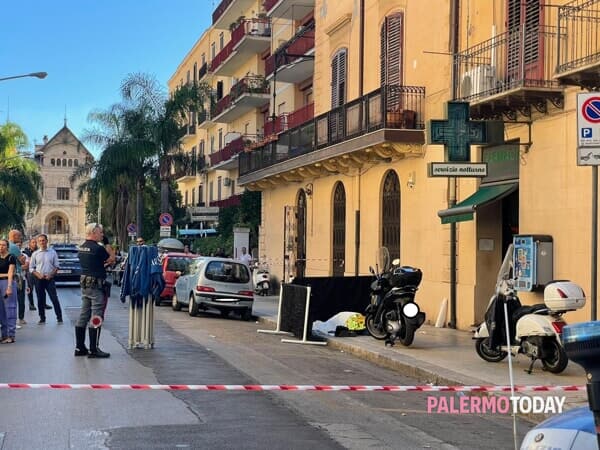 Le immagini dopo l'omicidio in piazza Principe di Camporeale