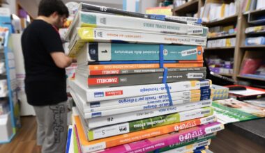 Libri scolastici, Valditara studia un aiuto per le famiglie meno abbienti da inserire in legge di bilancio