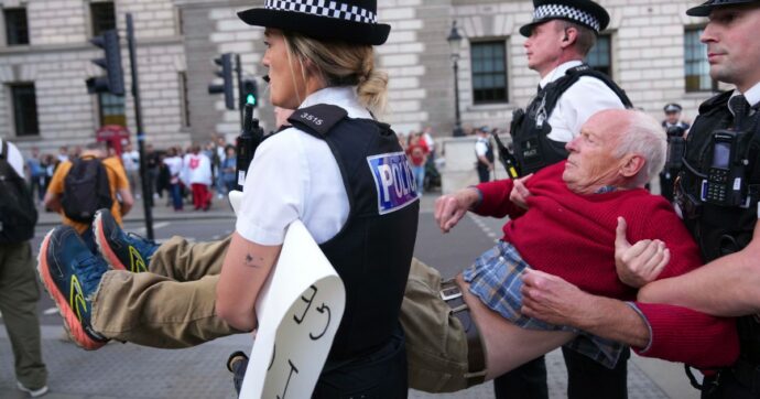A Londra 890 manifestanti arrestati per il sostegno al gruppo Palestine Action