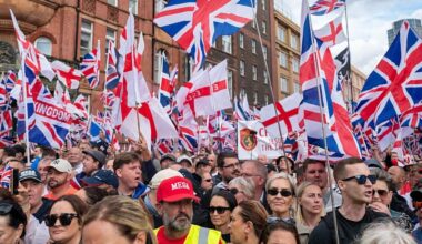 Londra, decine di migliaia di persone alla manifestazione anti-immigrati