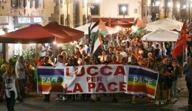 Lucca in piazza per Gaza. Fiaccolata di solidarietà alla Global Sumud Flottilla