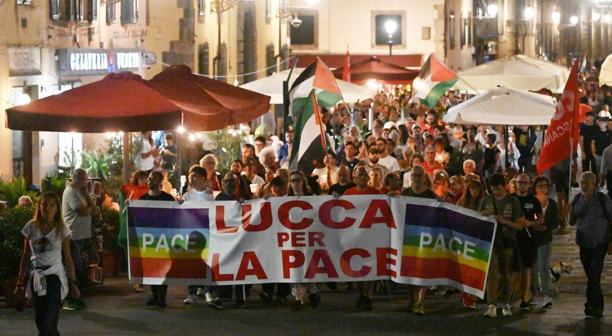 Lucca in piazza per Gaza. Fiaccolata di solidarietà alla Global Sumud Flottilla