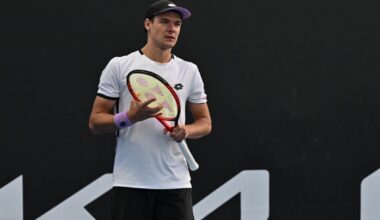 Svelata l'identità del tifoso che ha "rubato" il cappellino di Majchrzak a un bambino: è un milionario