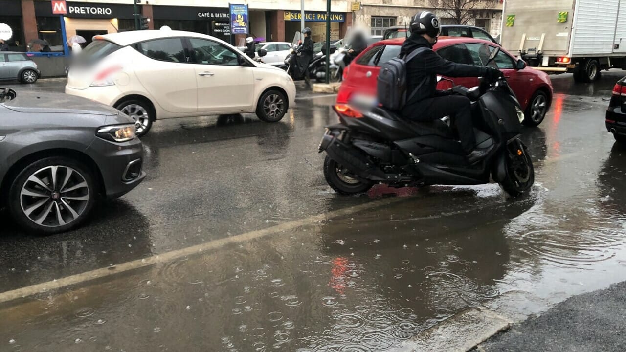 Maltempo a Roma, da oggi torna la pioggia e scatta l'allerta meteo