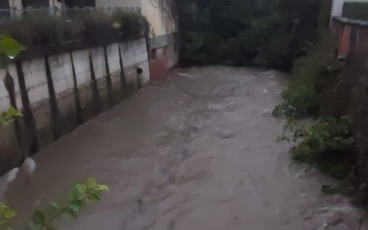 Maltempo, oggi allerta arancione in Liguria e in Lombardia. A Milano esonda il Seveso