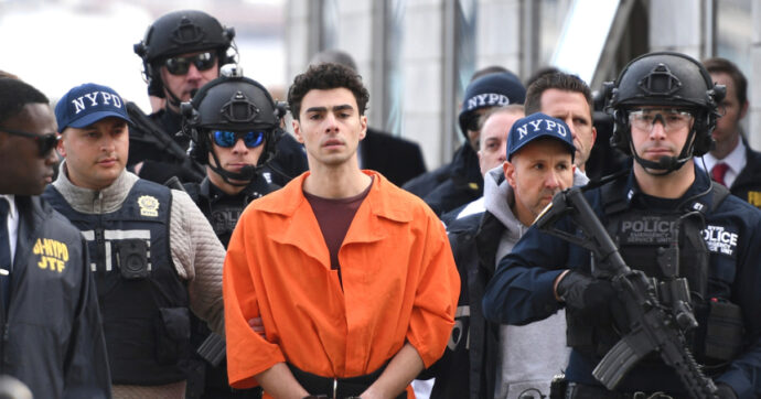 Respinte le accuse di terrorismo a Luigi Mangione: a processo solo per l’omicidio del ceo di UnitedHealthcare